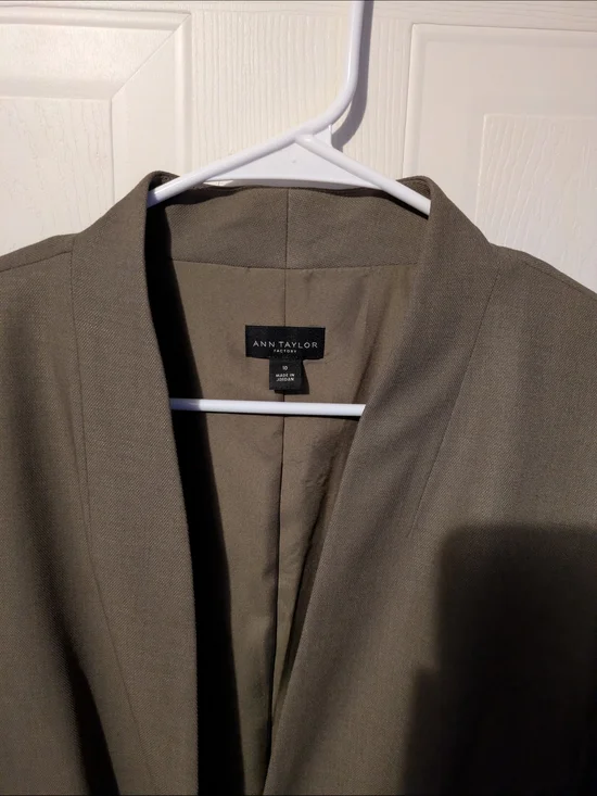 Ann Taylor Factory Olive Green Women's Pant Suit - Classic Jacket & Pants - Picture 3 of 7